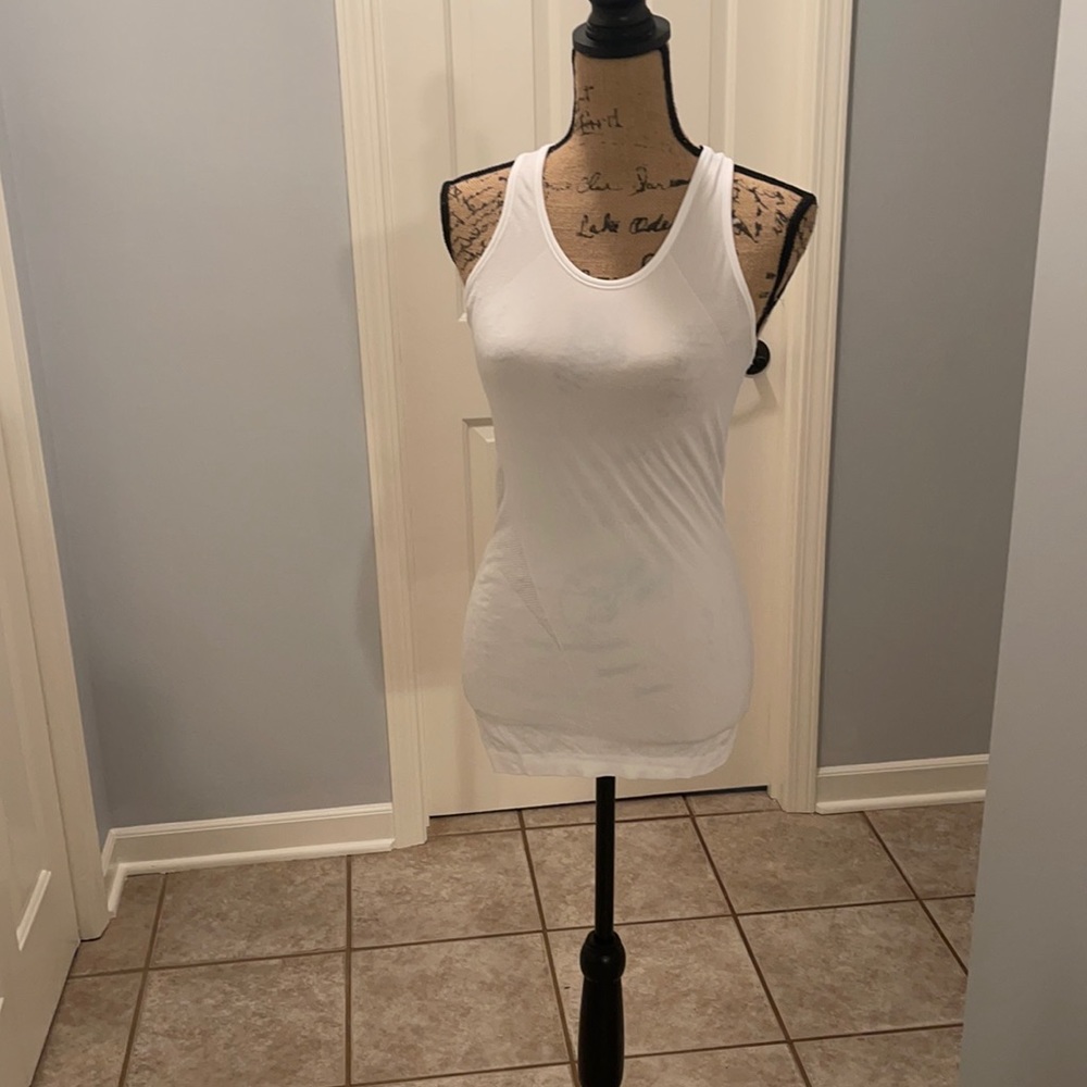 sweaty betty White tank size small